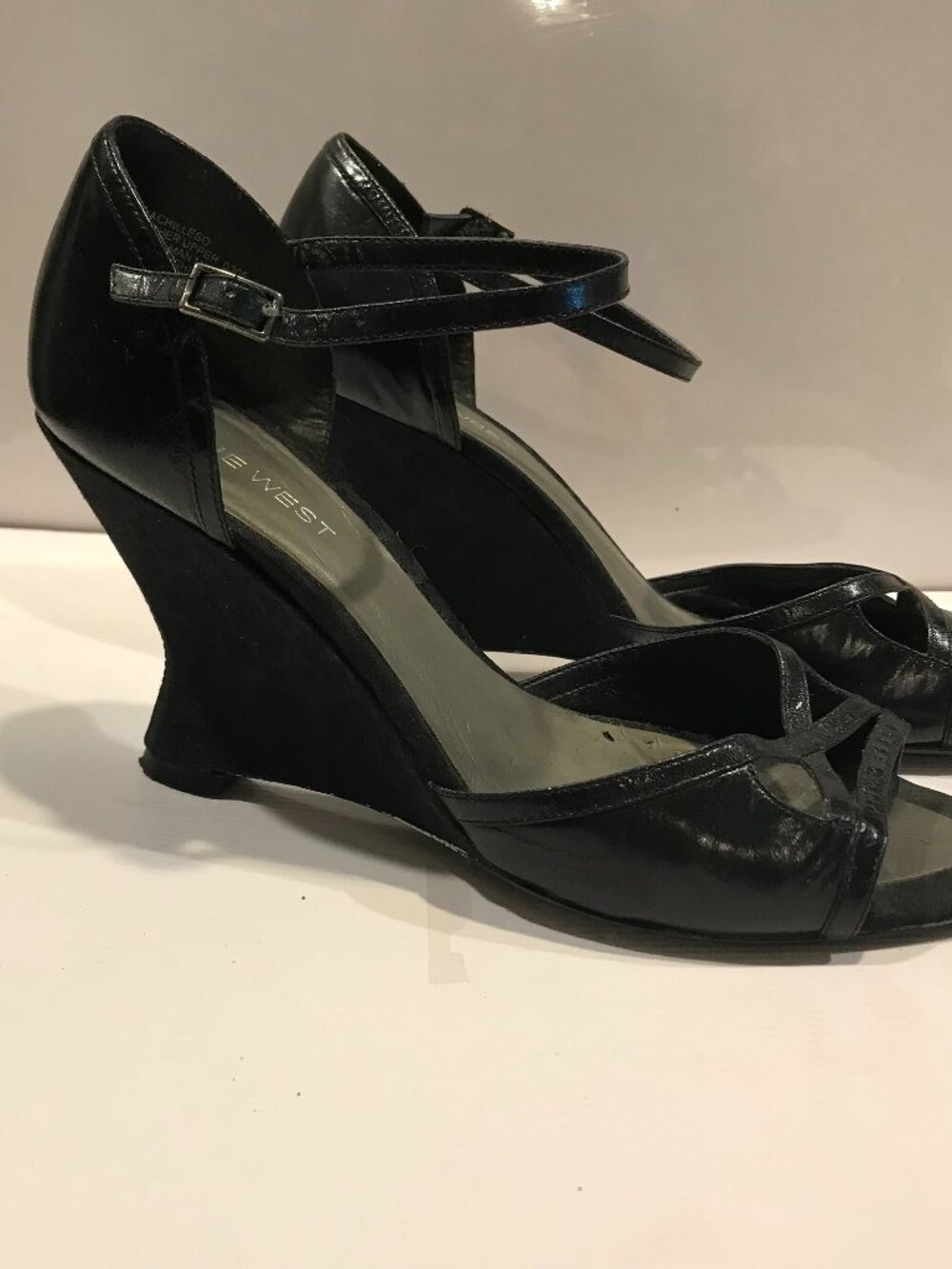 Nine West Genuine Leather Sandals Size 8.5 Black Heels Pumps Super comfy